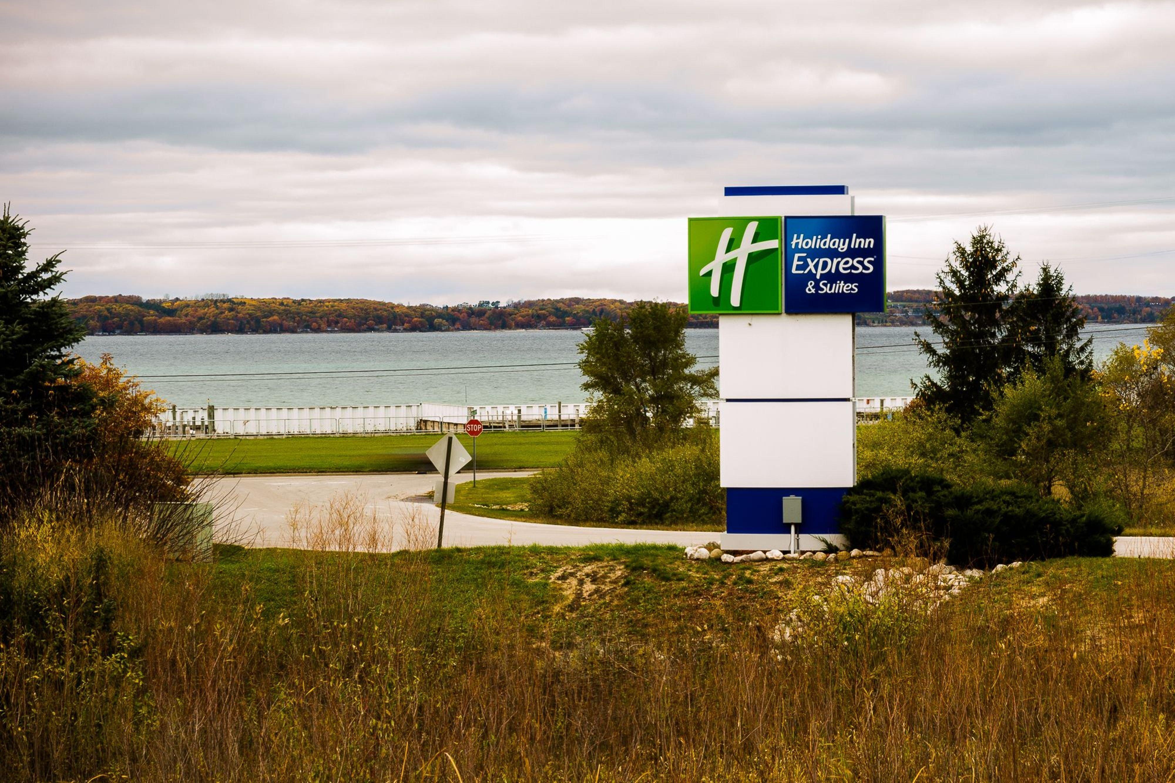 Holiday Inn Express Hotel & Suites Acme-Traverse City By Ihg Εξωτερικό φωτογραφία